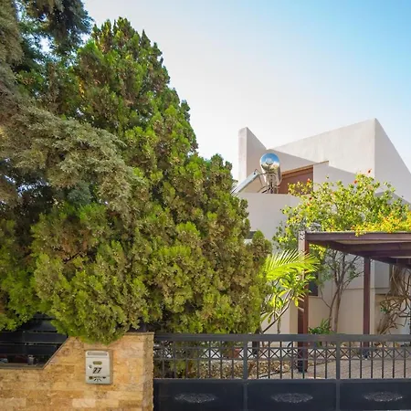 Lila's House With Parking *