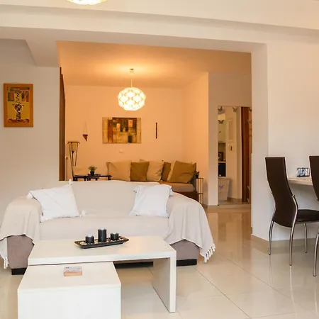 Lila's House With Parking Apartament Rhodes City