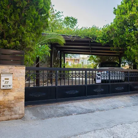 Lila's House With Parking *