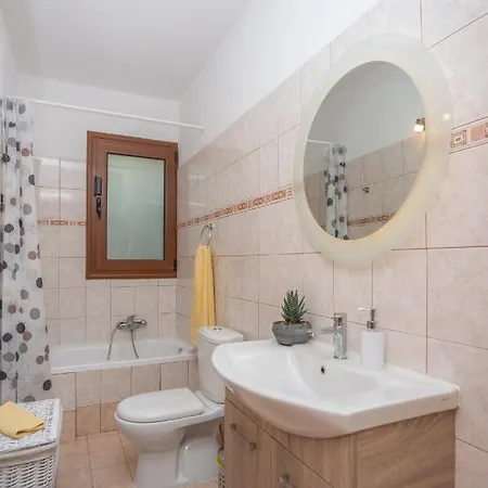 Lila's House With Parking
