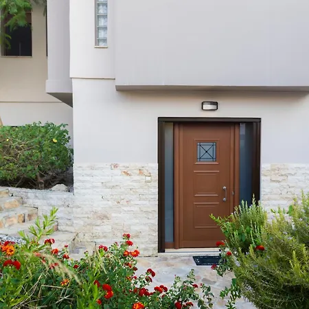 Lila's House With Parking