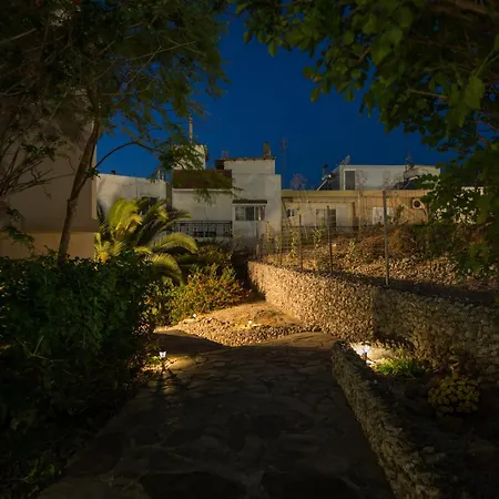 Lila's House With Parking